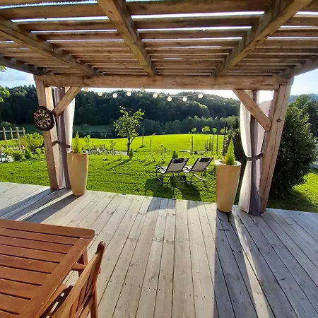 Pocitniska Hiska Pri Lipi Nyaraló Dramlje