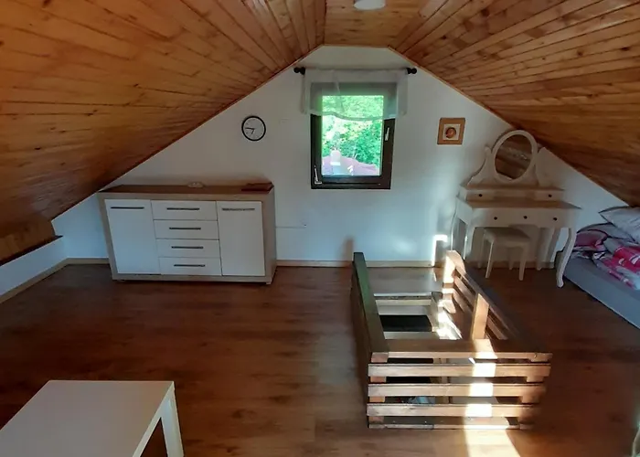 Pocitniska Hiska Pri Lipi Casa de Férias *