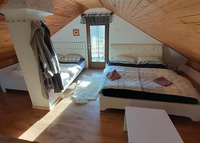 Pocitniska Hiska Pri Lipi Casa de Férias