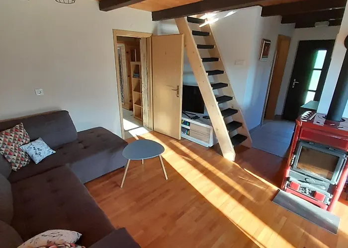 Pocitniska Hiska Pri Lipi Casa de Férias *