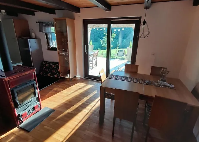 Pocitniska Hiska Pri Lipi بيت للعطل Dramlje