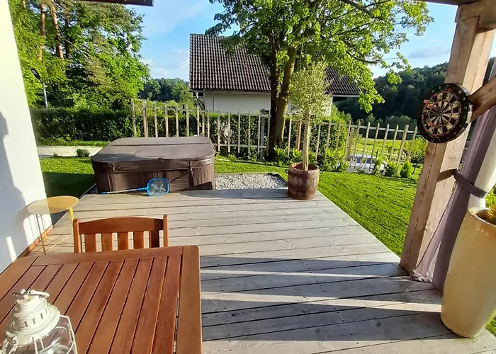 Pocitniska Hiska Pri Lipi Casa de Férias Dramlje