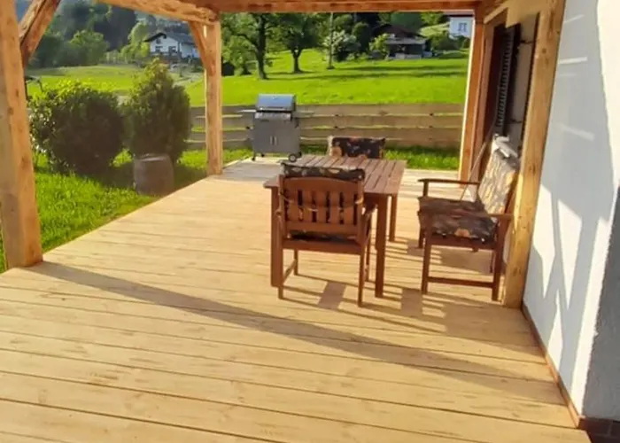 Pocitniska Hiska Pri Lipi Casa de Férias *